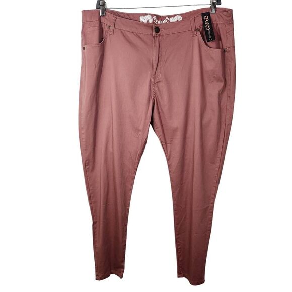 Kurvy Kreamy Pink Skinny Pants NWT Size 22 Plus Size Pink Pants - Picture 1 of 9